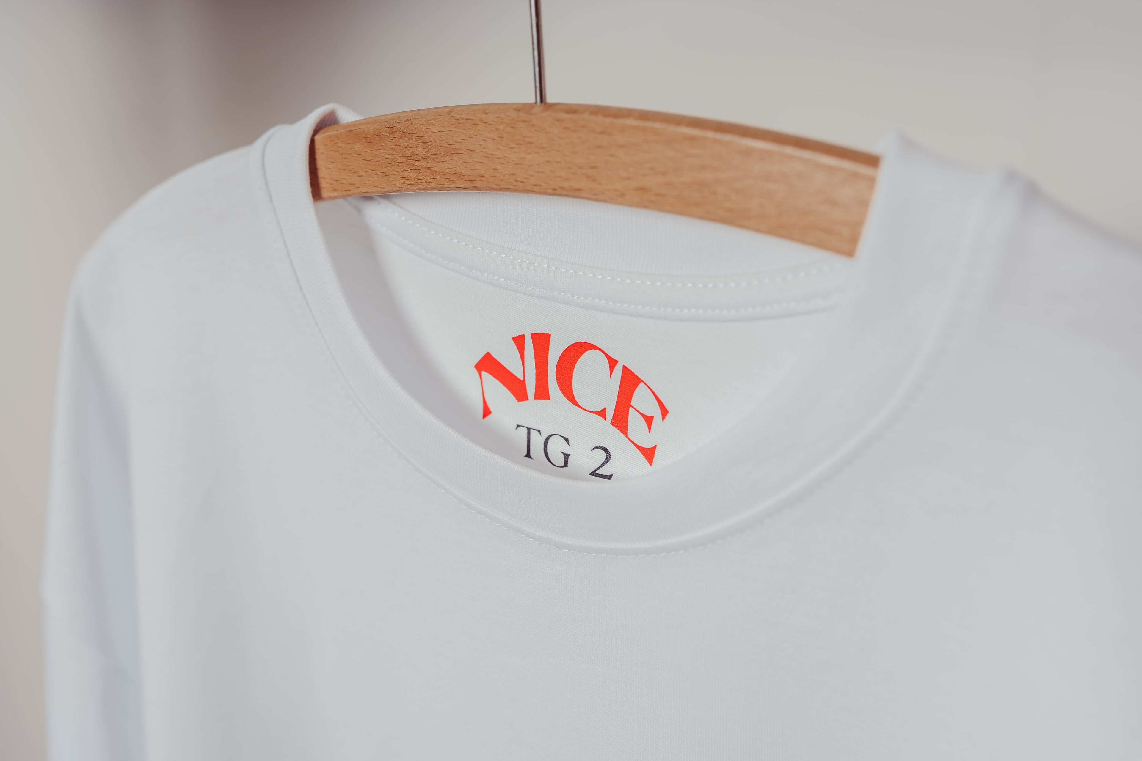NICE "THE FUTURE IS IN YOUR HANDS" T-SHIRT BOXY FIT AMERICAN