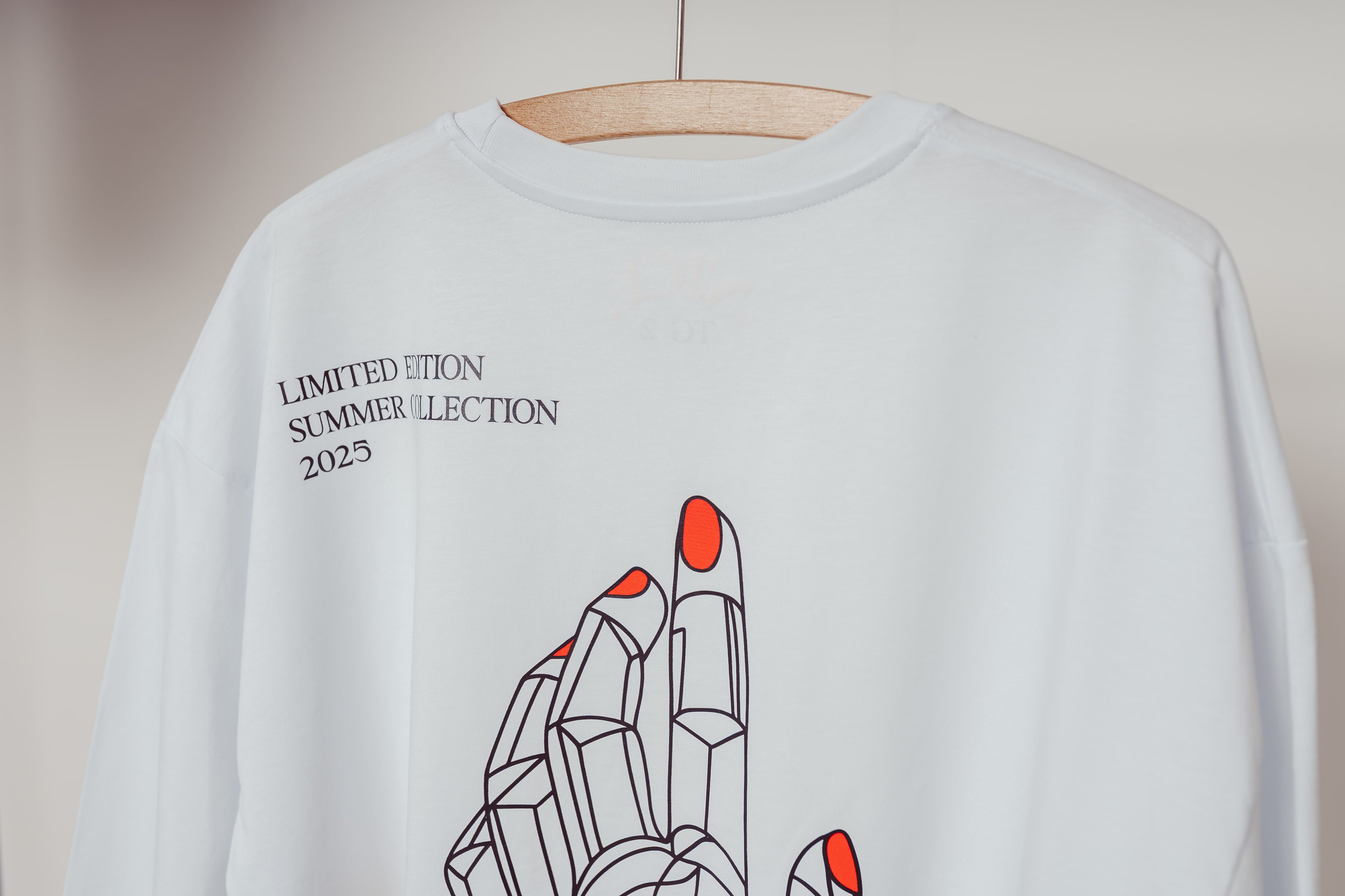 NICE "THE FUTURE IS IN YOUR HANDS" T-SHIRT BOXY FIT AMERICAN