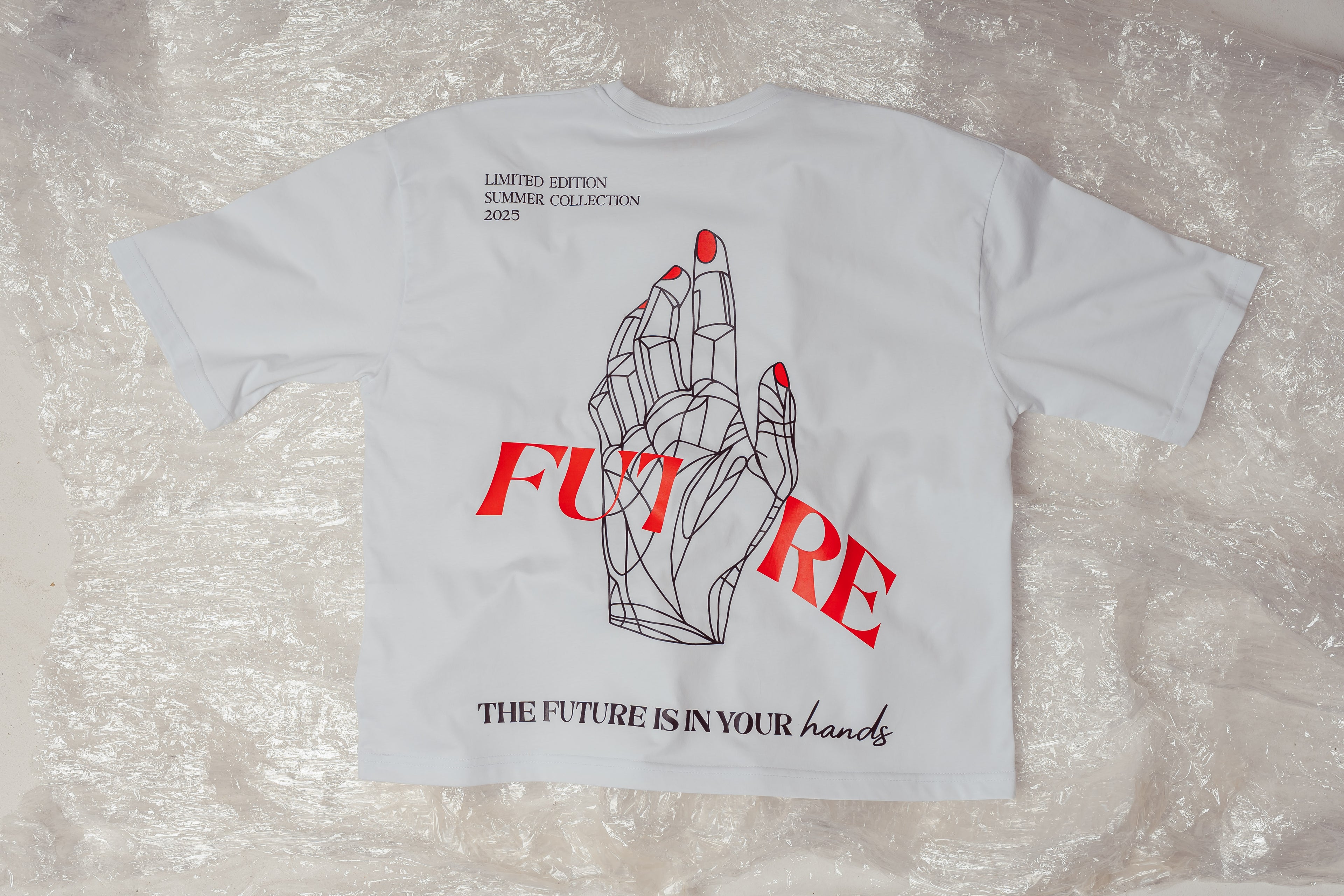 NICE "THE FUTURE IS IN YOUR HANDS" T-SHIRT BOXY FIT AMERICAN